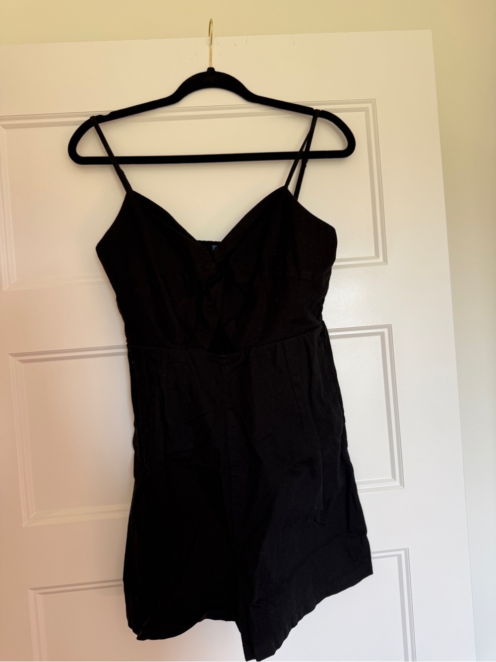 Old Navy Women’s Black Fit & Flare Twist-Front Cami Casual Romper - Size S